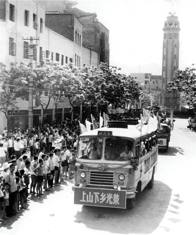 70年70张珍贵照片记录重庆奋斗历程