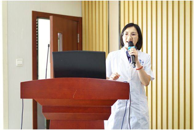 李秀华教授作讲座