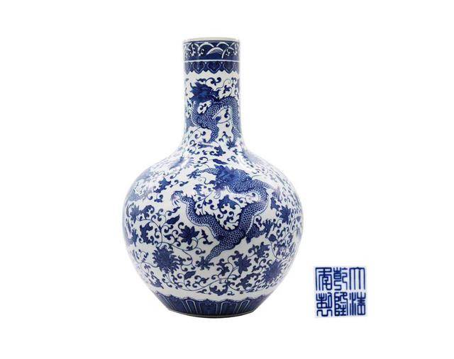 千金难求——青花五龙穿花龙纹天球瓶_搜狐网