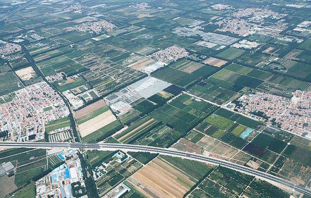 原创为什么塔里木盆地中聚落多分布在山麓,而青藏地区多分布在河谷?