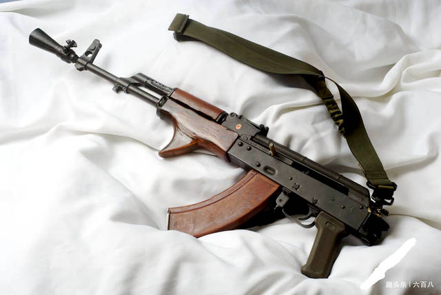 轻武器欣赏系列,要说枪械的世界里谁最普及,一定是ak家族