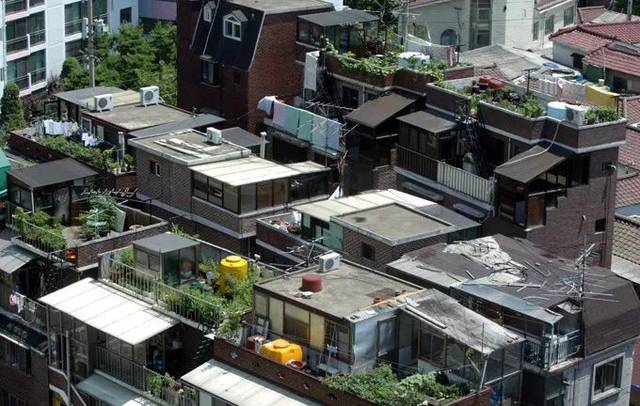 现实版《寄生虫》:那些不见天日的韩国底层