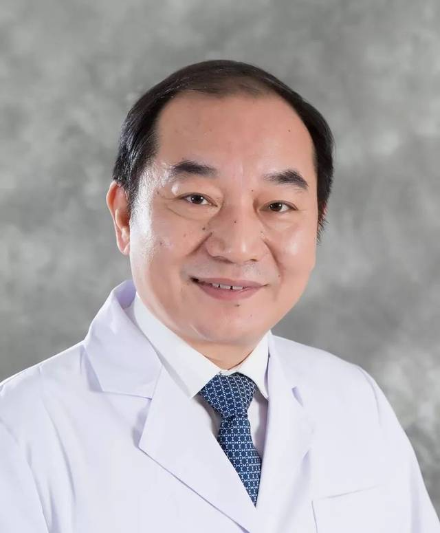 2009年,李国新牵头成立了中国腹腔镜胃肠外科研究组