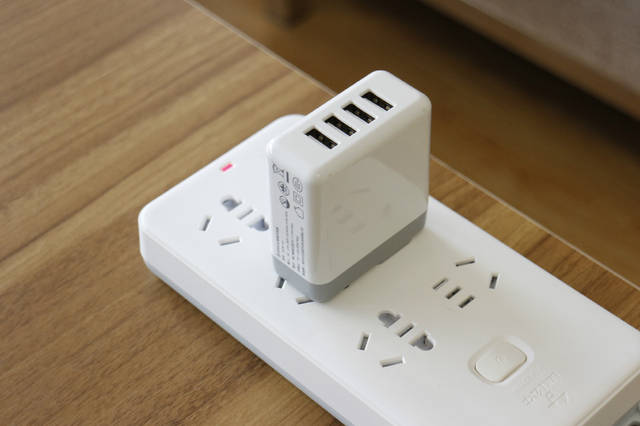 orico4口墙插充电器单口最大输出可达5a