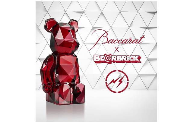 潮流教父加盟！fragment design x Baccarat全新红水晶BE@RBRICK玩偶