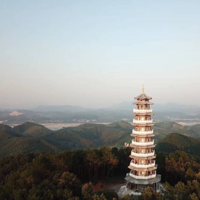 靓到绝文德塔郁南都城新地标献礼祖国70华诞