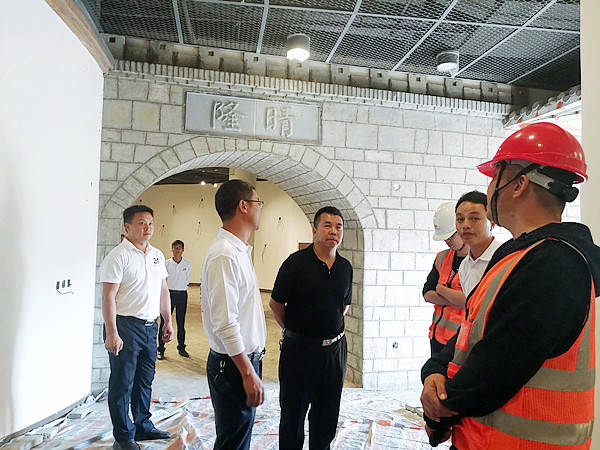 查世海,付明勇督导莲城街道建国七十周年大庆期间安全维稳工作(图/文)