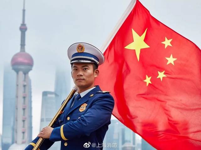 今天,请把朋友圈留给消防员与国旗同框!_手机搜狐网