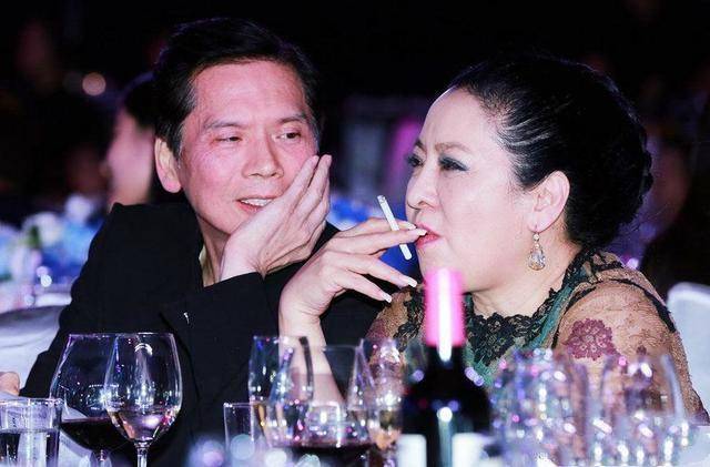 掌管新义安,与探长吕乐是亲戚,向华炎凭什么