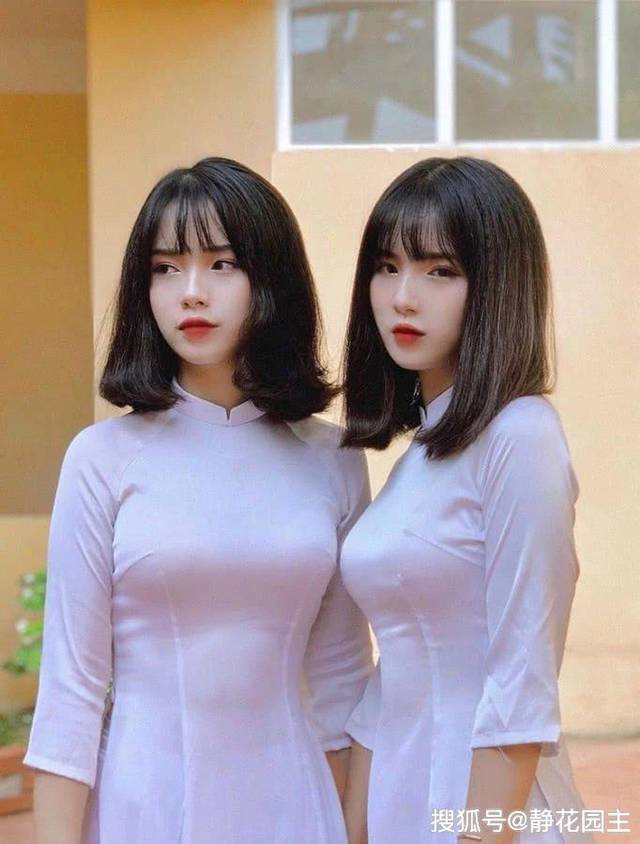 同卵双胞胎姐妹图片