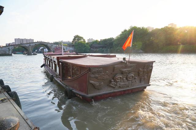 杭州最实惠的游船一小时只要3元带您领略京杭大运河风光