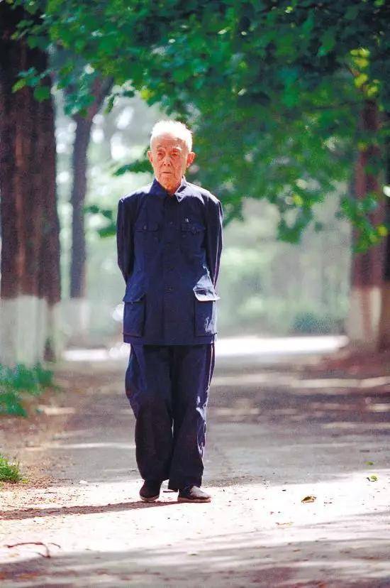 一个人可以低调到什么程度?