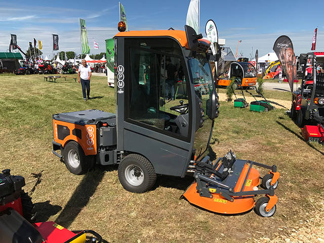 驾驶式草坪割草机高端全液压割草机