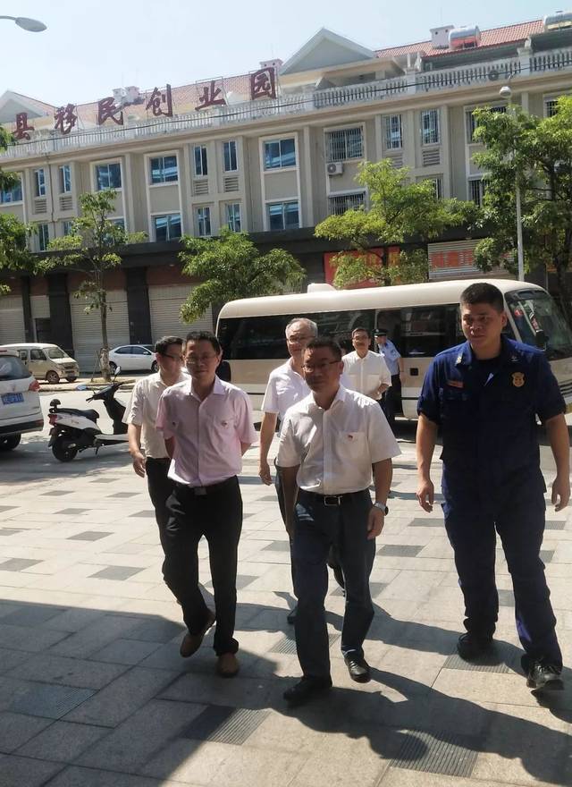 诏安县委常委,副县长林同池一行到诏安武夷名仕园 开展安全检查工作
