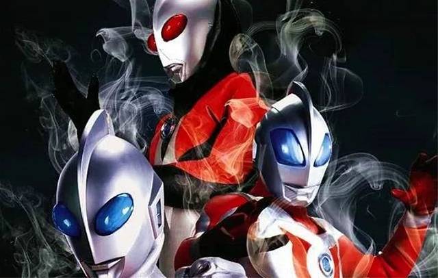 千禧奥特曼官方的中文名字叫做超人力霸王千禧,豪哥不得不吐槽一下