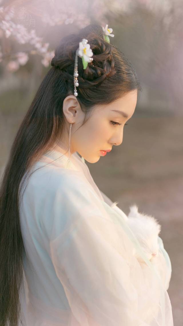 天生美人胚子,明艳又美丽,颠倒众生的三个星座