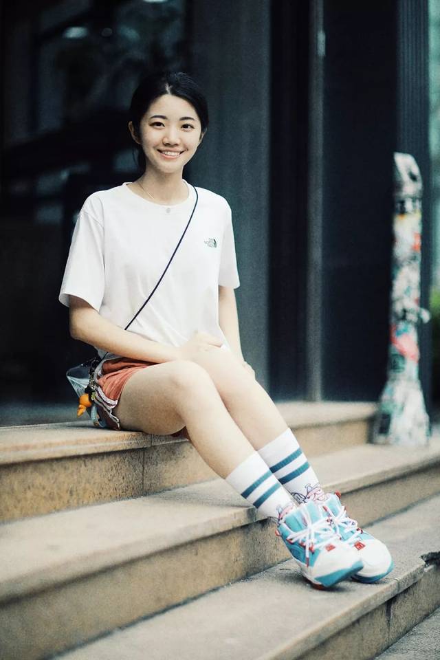 xh55 girl#「 " 请珍惜那个愿意跟你一起穿篮球鞋的女生! "· r 」