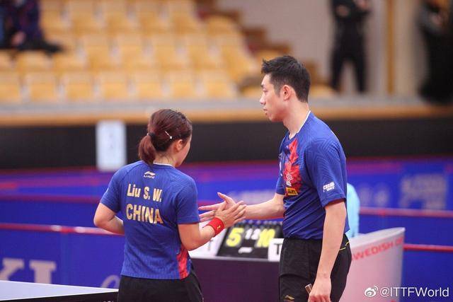 原创王曼昱总结输球原因!场上意外稍微有干扰,丁宁夺冠功劳归队友