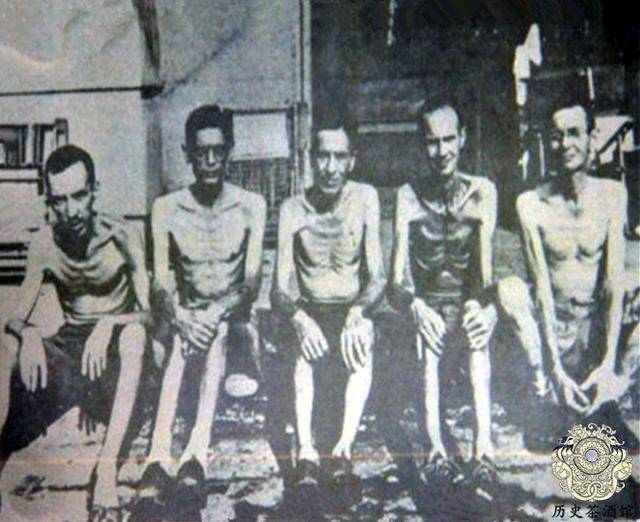 原创一组被日军俘虏的美国大兵老照片:遭受各种折磨,瘦得皮包骨头