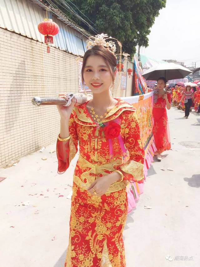 潮汕标旗美女要求图片