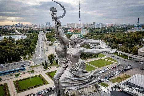 俄罗斯镰刀锤子雕像图片