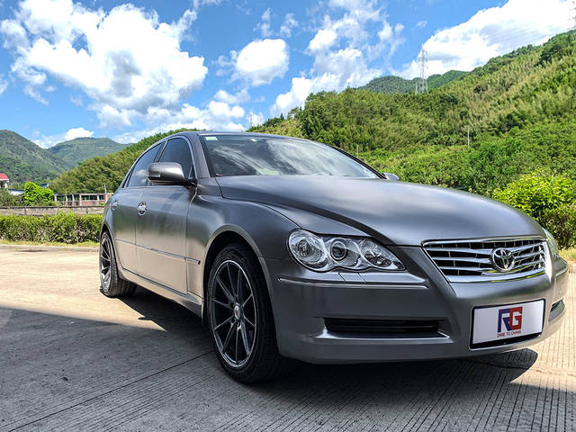 【颜色】电光钛灰【车型】丰田锐志