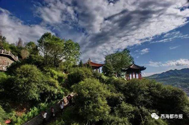 湟源峡由西石峡,药水峡,巴燕峡组成,故又谓之"尕三峡.