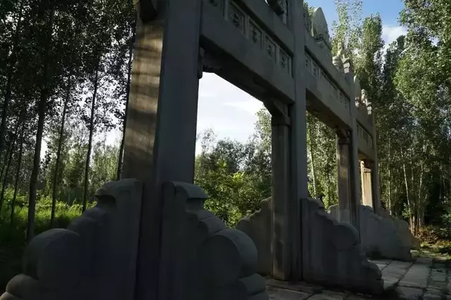 怡贤亲王墓