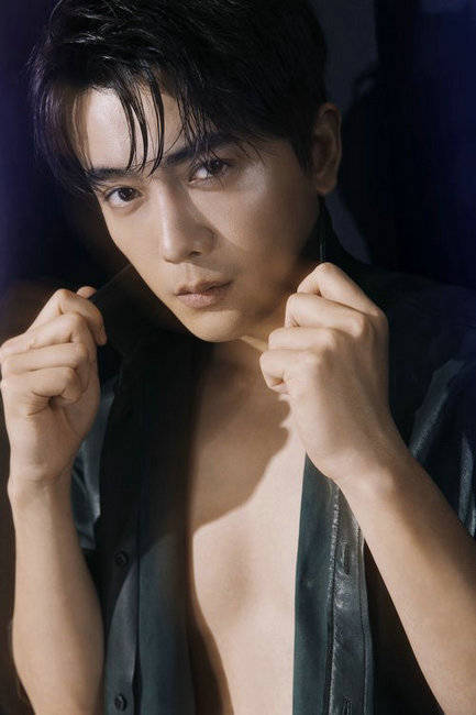 演员李亭哲饰演的冯力,在激荡时代面对金钱的诱惑,将如何抉择?