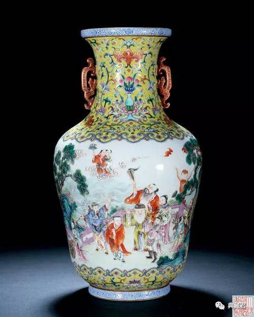 新鲜出炉| 保利香港：《中国古董珍玩》瓷器最新成交结果，粉彩螭耳瓶七