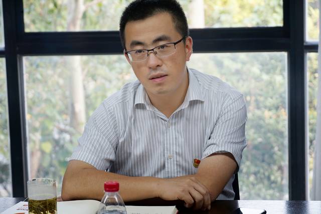 桐乡市长于会游莅临嘉力丰制造中心参观考察