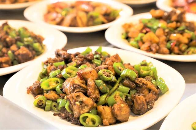 重庆八中微信公众号原创文章 转载请注明出处 供稿:重庆八中食堂 供