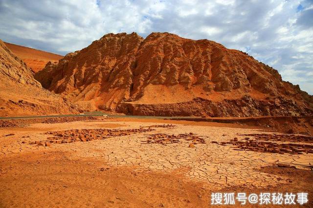 探秘故事:揭秘隱藏在新疆吐魯番火焰山地區,有關洋海古墓的秘密_手機