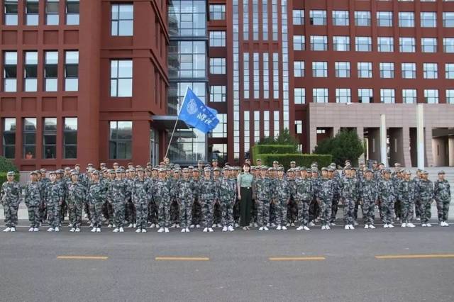 一个一个为你揭晓!院校名称军训时间军训时长内蒙古警察职业学院8.