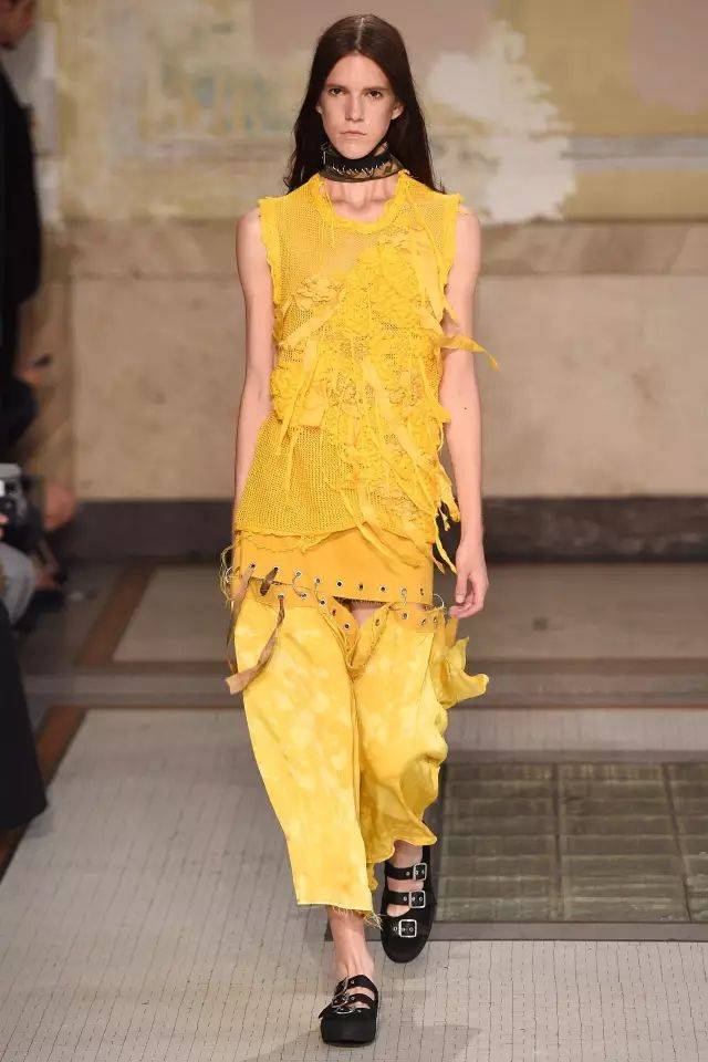 服装设计|那些走心的结绳飘带抽褶设计细节100例