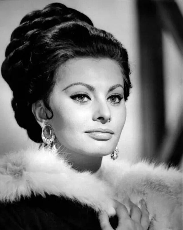 索菲亚罗兰曾经被评为20世纪世界上最美丽的女性