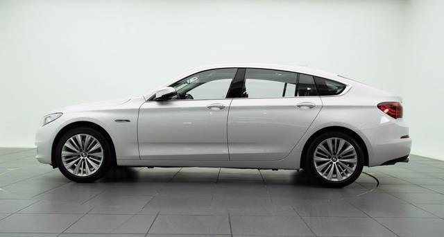 宝马550i对应的是4.0t/4.4t(仅2010款)