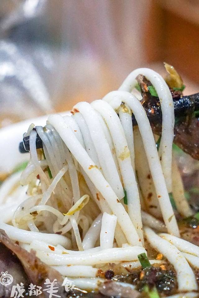 老成都才晓得的酒吧一条gai,不到一百块可以吃