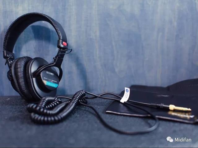 SONY MDR-7506：专业录音师三十年来的选择_手机搜狐网