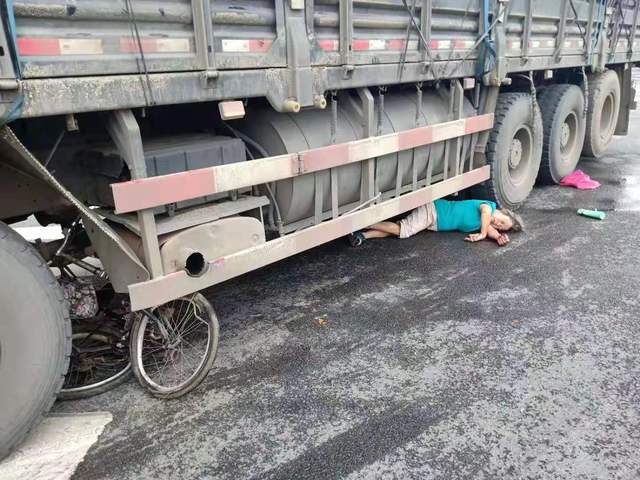 求助康定人无证驾无牌无保险大货车在新都闹市区撞死人赔偿至今无果