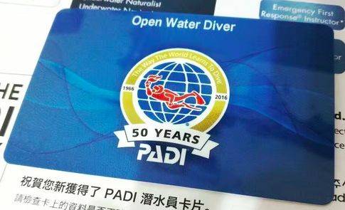 来泰国海岛游,别忘了带张潜水证