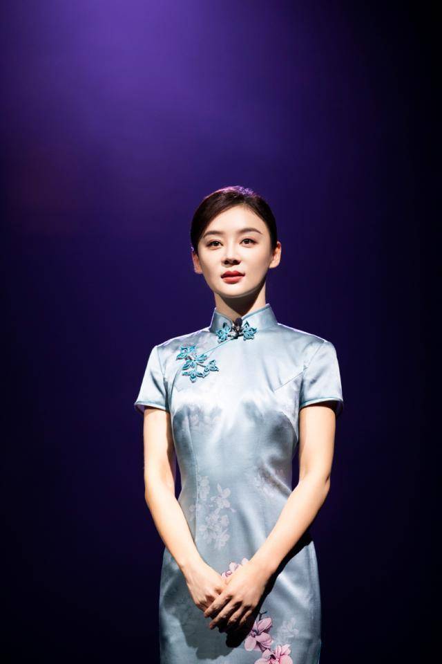 袁姗姗"变身"女特务,穿旗袍优雅又知性,演绎东方女人的古典美