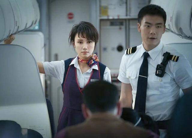 《中国机长》李现的一句台词,意外火了,成为很多网友的口头禅_手机