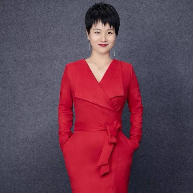 北京福建企业总商会四届六次常务会长办公会议增补副会长赖丽虹