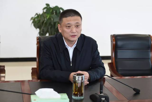 高新区纪工委书记宋春光主持会议并对新任职的20名干部从政治,思想