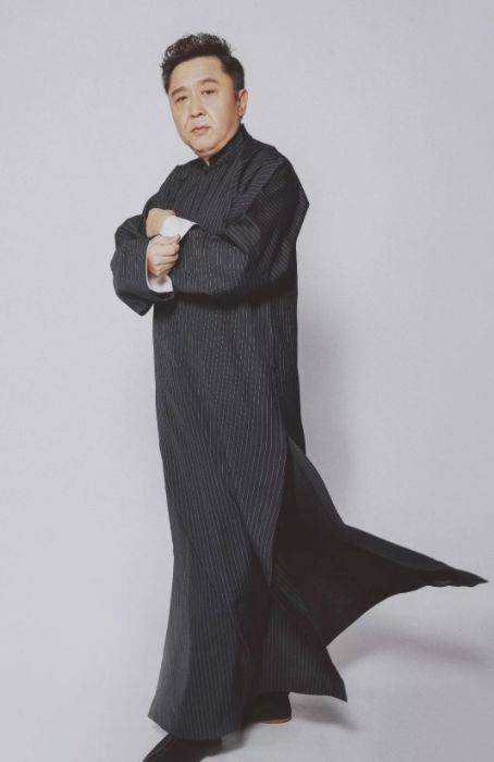 原创于谦全家照流出,儿子长相帅如蔡徐坤,小10岁老婆美若"关之琳"