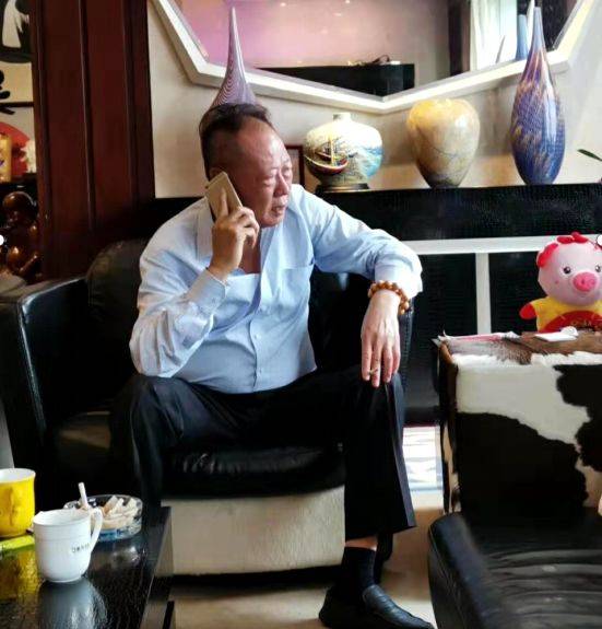 "佛系"地产大亨黄楚龙:既不负债也不上市,金杯银杯不如客户口碑!