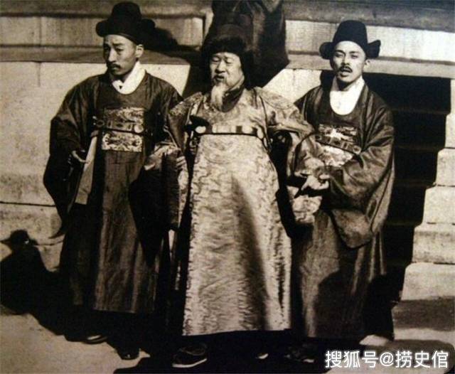 1905年被日本保护起来的朝鲜，皇帝李坧被降为“李王”父亲成“李太王 