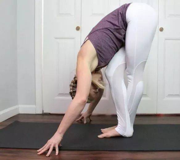 ▊7,双腿交叉前屈式