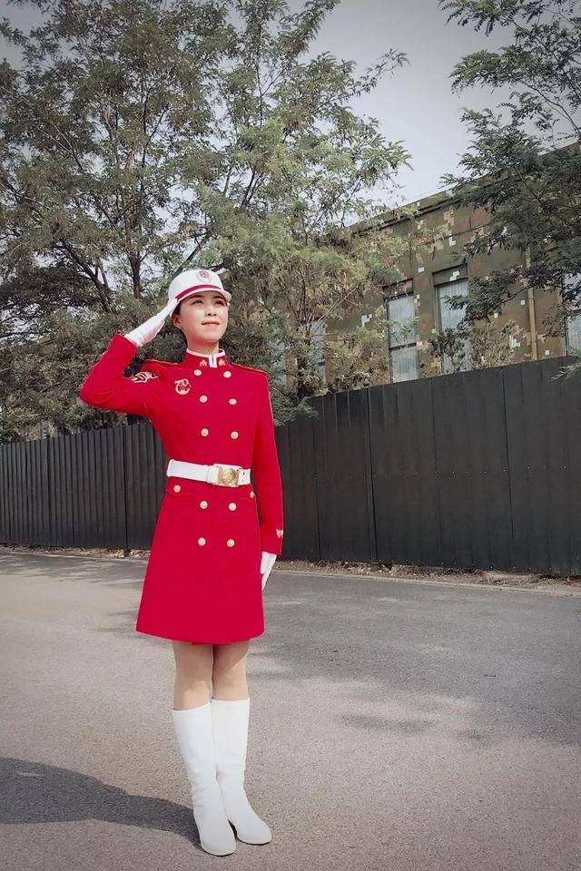 专访| 受阅女民兵徐紫微:我人生中的128步